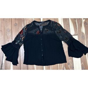 Miss Me Top Womens Medium Black Floral Lace Blouse Button Up
